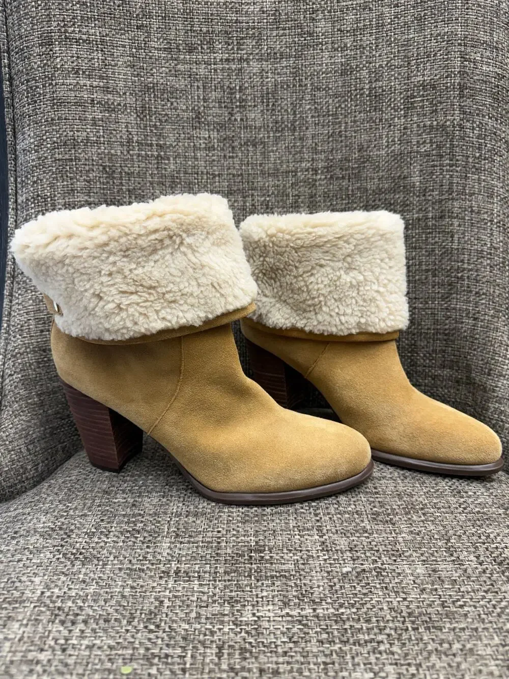 Tommy Hilfiger Katelynn Tan Suede Faux Fur Cuff Heel Booties Ankle Boots 8.5M